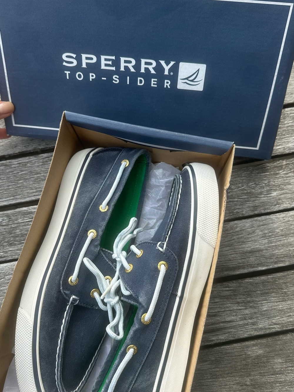 Brand new Sperry women’s Navy Canvas Boat Shoes with White Laces - Picture 4 of 5